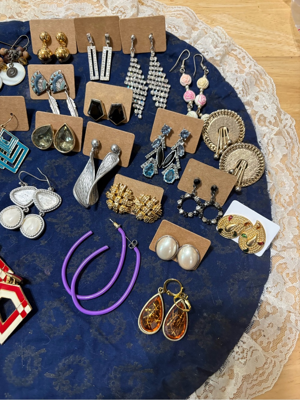 Large lot of earrings and rings - MUST GO